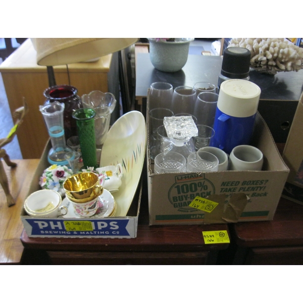 2 FLATS OF GLASSWARE, ETC.
