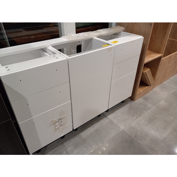 WHITE 3 PIECE VANITY CABINET