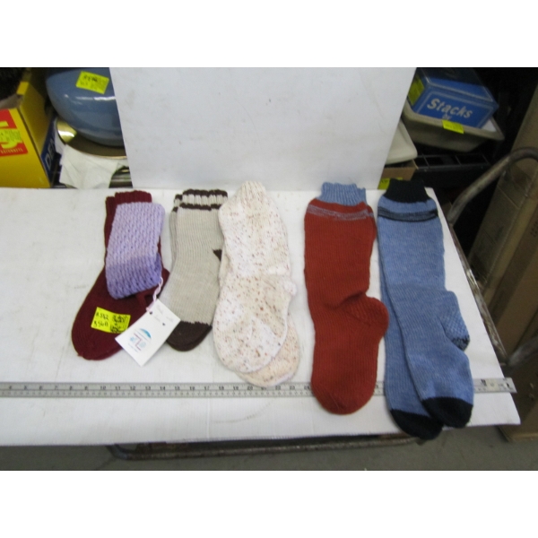 KNIT SOCKS