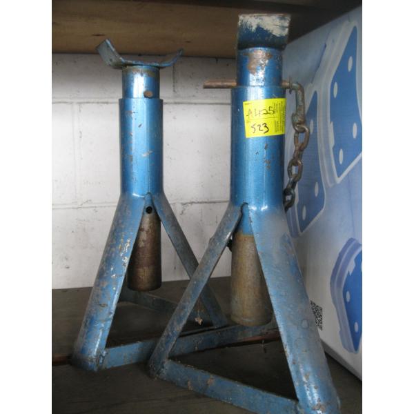 PAIR OF AXLE STANDS