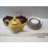 Image 4 : 2 FLATS OF CUPS, BOWLS, ETC.