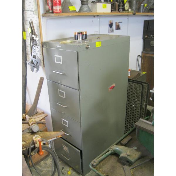 4 DRAWER LEGAL SIZE FILING CABINET