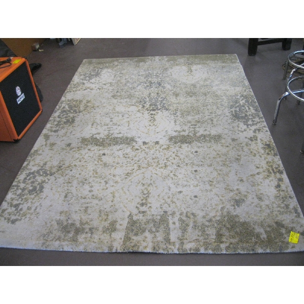 5'4"X7'9" AREA CARPET