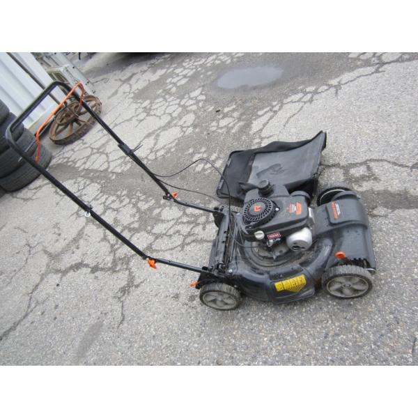 REMINGTON SELF PROPELLED AUTO MOTRICE RM214, 104CC GAS MOWER W/BAG