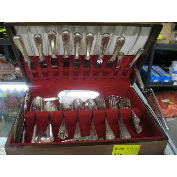 SET OF BIRKS STERLING CUTLERY, 1680G & HANDLES