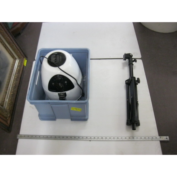 TRIPOD STAND & A BLACK & DECKER AIR FRYER
