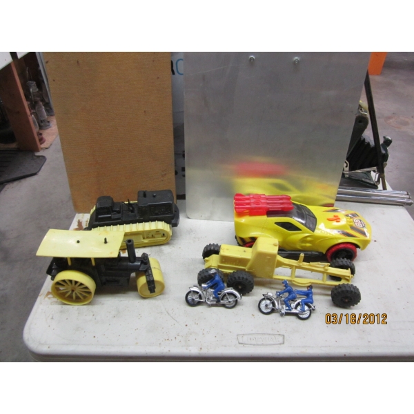 VINTAGE PLASTIC TOYS