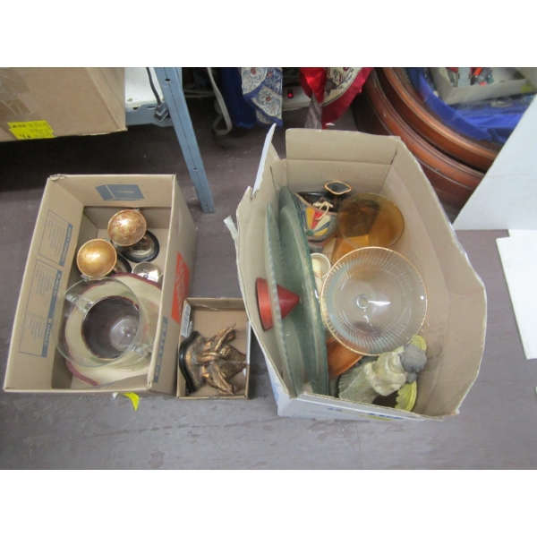 MISC. COLLECTABLES, LG. GLASS VASE, CANDLEHOLDERS, ETC.