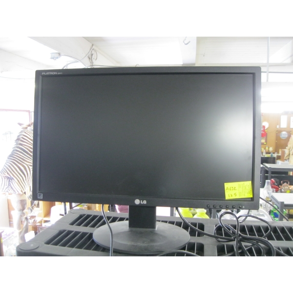LG COMPUTER MONITOR