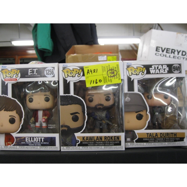 3 POP BOBBLE HEADS