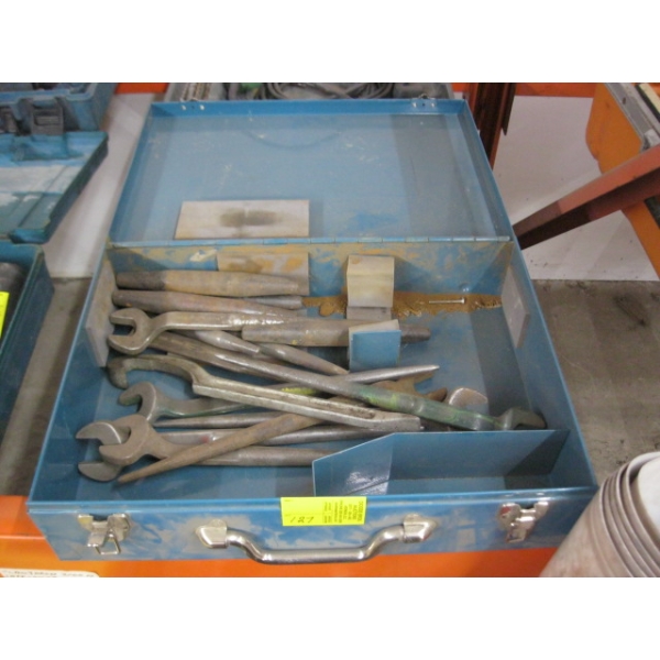 MAKITA CASE W/ASST. SPUD WRENCHES, DRIFT PINS