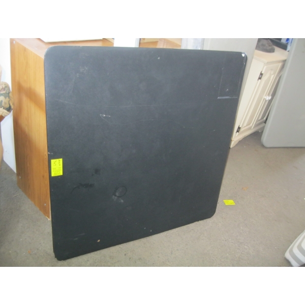BLACK FOLDING CARD TABLE