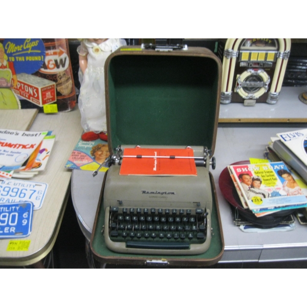 REMINGTON PORTABLE TYPEWRITER