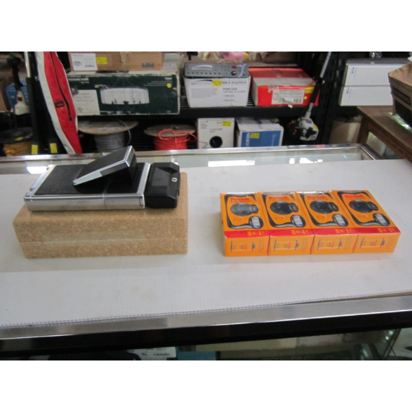 POLAROID AUTO FOCUS UNIT & PACK OF 4 KODAK FUN SAVERS - NEW OLD STOCK