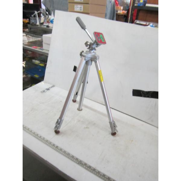 CAMERA TRIPOD