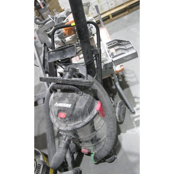 HUSKY SHOP VAC W/HOSES