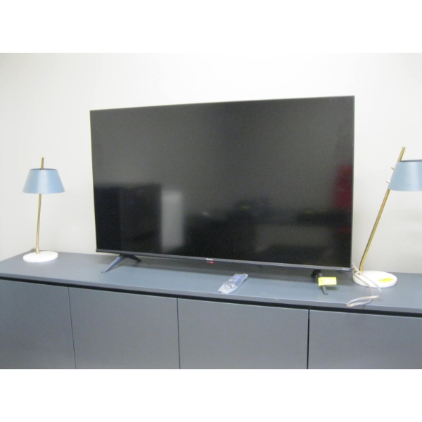 HISENSE ROKU TV W/REMOTE - 50"