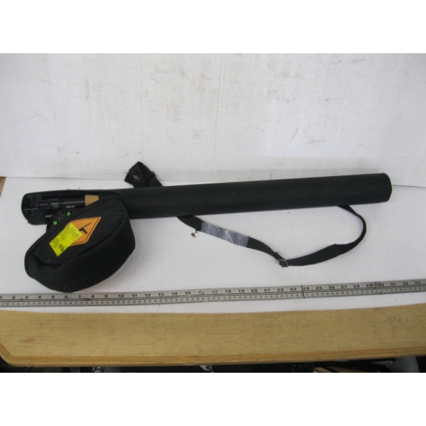 4 PIECE FLYROD W/REEL & CASE