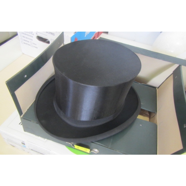 UNIQUE COLLAPSABLE TOPHAT