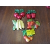 Image 1 : 5 VINTAGE FRUIT/VEG CHALKWARE WALL HANGINGS