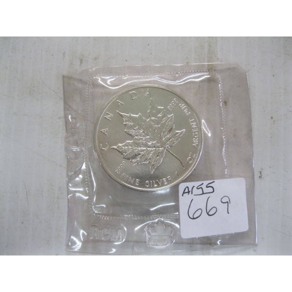 1989 CDN 1 OZ .999 SILVER MAPLE LEAF, (TAX EXEMPT)