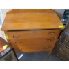 Image 2 : 3 DRAWER ANTIQUE DRESSER W/MIRROR