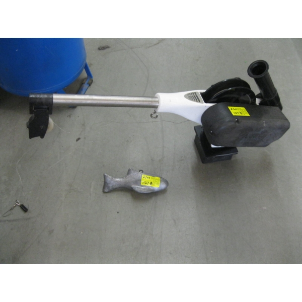 MAGNUM 10A 12V POWERED DOWNRIGGER & WEIGHTS