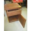 Image 2 : SMALL OAK SINGLE DRAWER SINGLE DOOR NIGHT STAND