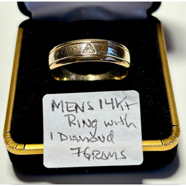 MENS 14KT RING W/1 DIAMOND - 7G - SZ 11