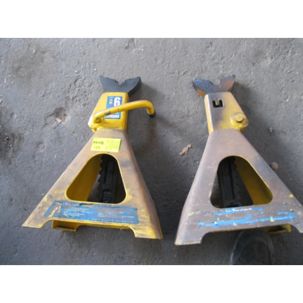 PAIR OF 6 TON AXLE STANDS