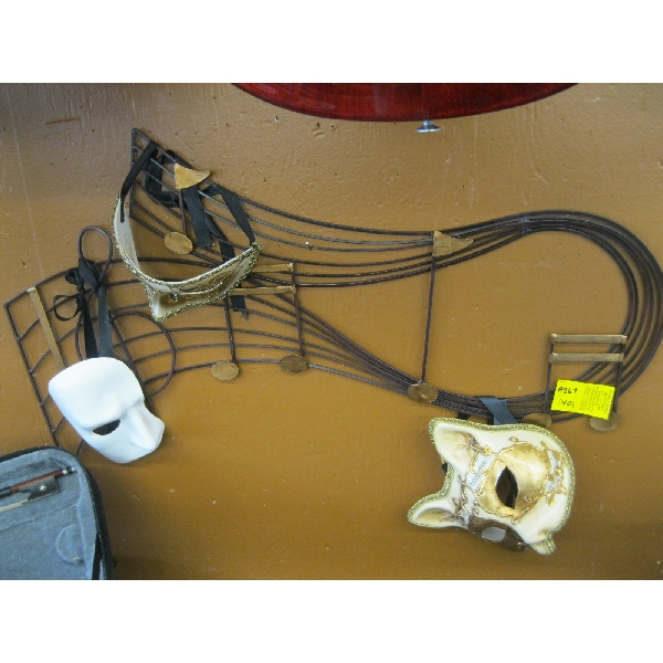 DECORATIVE METAL MUSICAL WALL HANGING & 3 MASKS