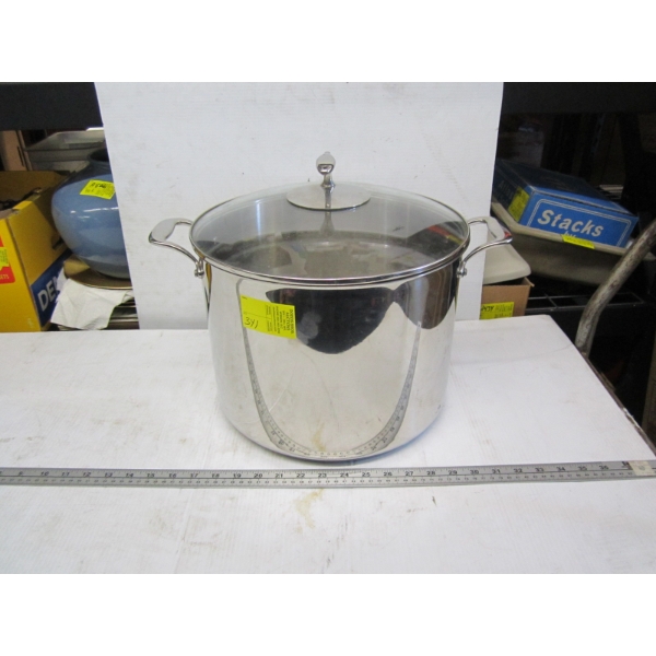 LG. CHEF SERIES BY TUPPERWARE POT