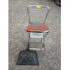 Image 4 : FOLDING STEP STOOL