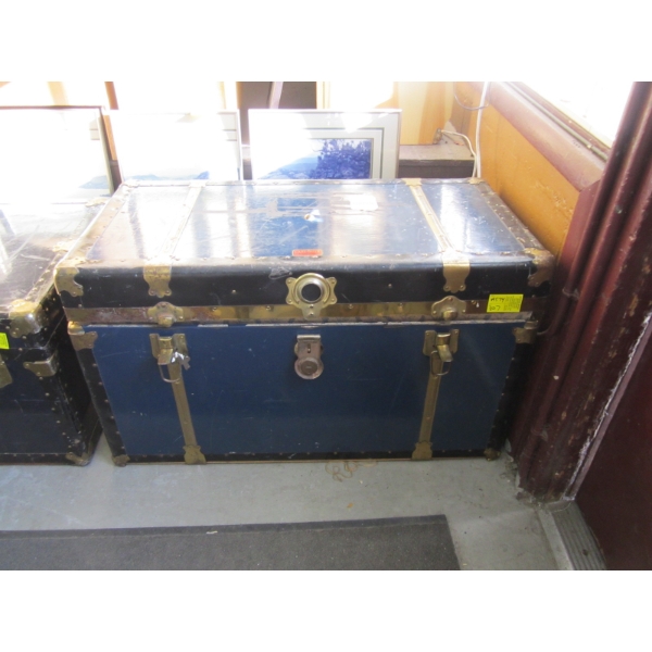 METAL BOUND STEAMER TRUNK
