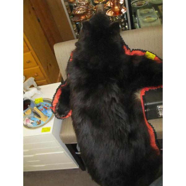 BLACK BEAR RUG W/HEAD MOUNT