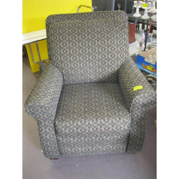 LG. UPHOLSTERED RECLINER CHAIR