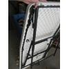 Image 3 : FOLDING 4' TABLE & FOLDING STAND
