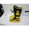 Image 1 : PAIR OF SZ 5 STEEL TOE GUMBOOTS W/NEW 3 PIECE RAIN SUIT, SZ CL