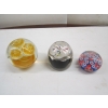 Image 1 : 3 GLASS PAPER WEIGHTS