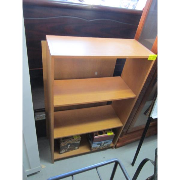 WOODEN SHELF UNIT