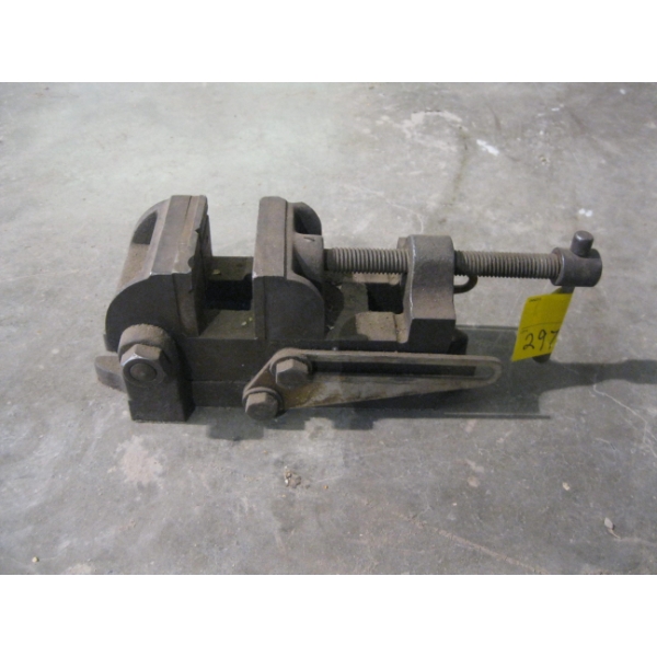 SMALL MACHINING VISE