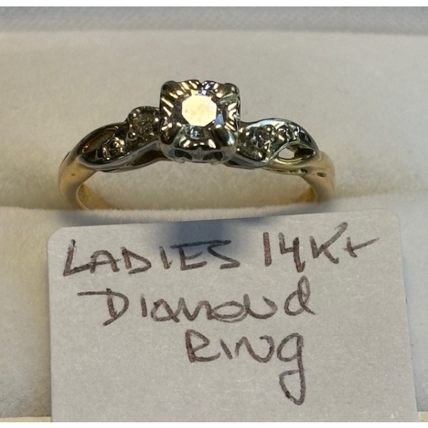 SZ 6.5 LADIES 14KT DIAMOND RING