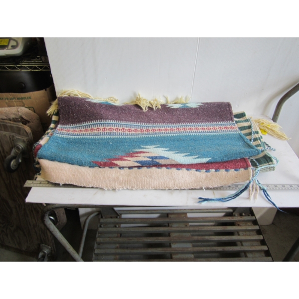 2 SM. RUGS