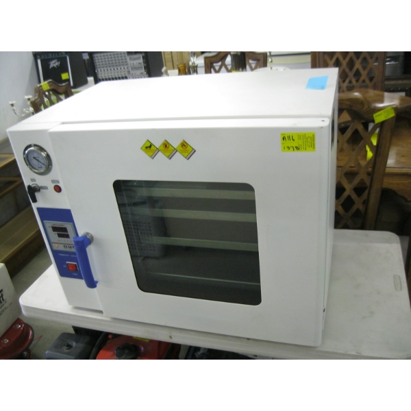 VACUUM OVEN