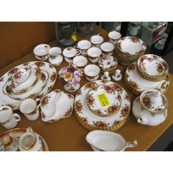 LG. SET OF ROYAL ALBERT OLD COUNTRY ROSE CHINA