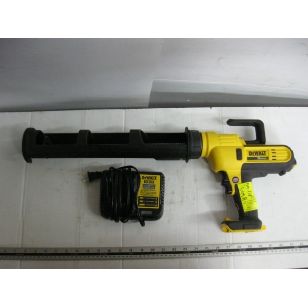DEWALT 20V CORDLESS CAULKING GUN W/CHARGER, NO BATTERY