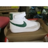 Image 4 : SM. NEW PAIR OF SZ 12 KIDs BLAZER RUNNERS & KIDs LIFE JACKET