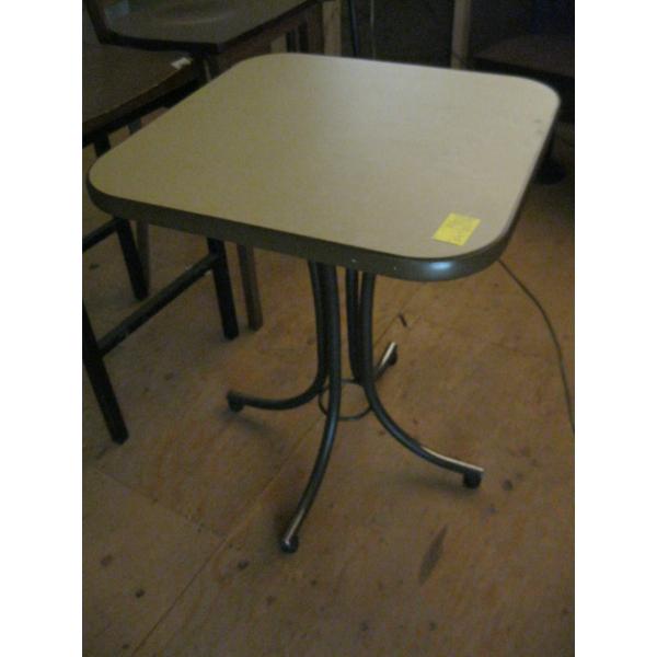 SM. 2X2 TABLE