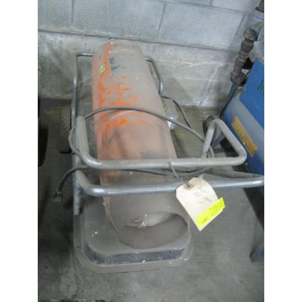 KEROSENE SPACE HEATER - DOESN'T STAY ON