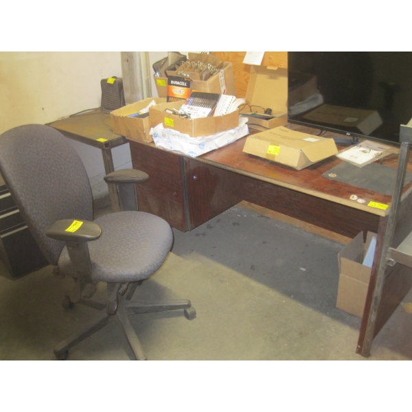 OFFICE DESK & CHAIR